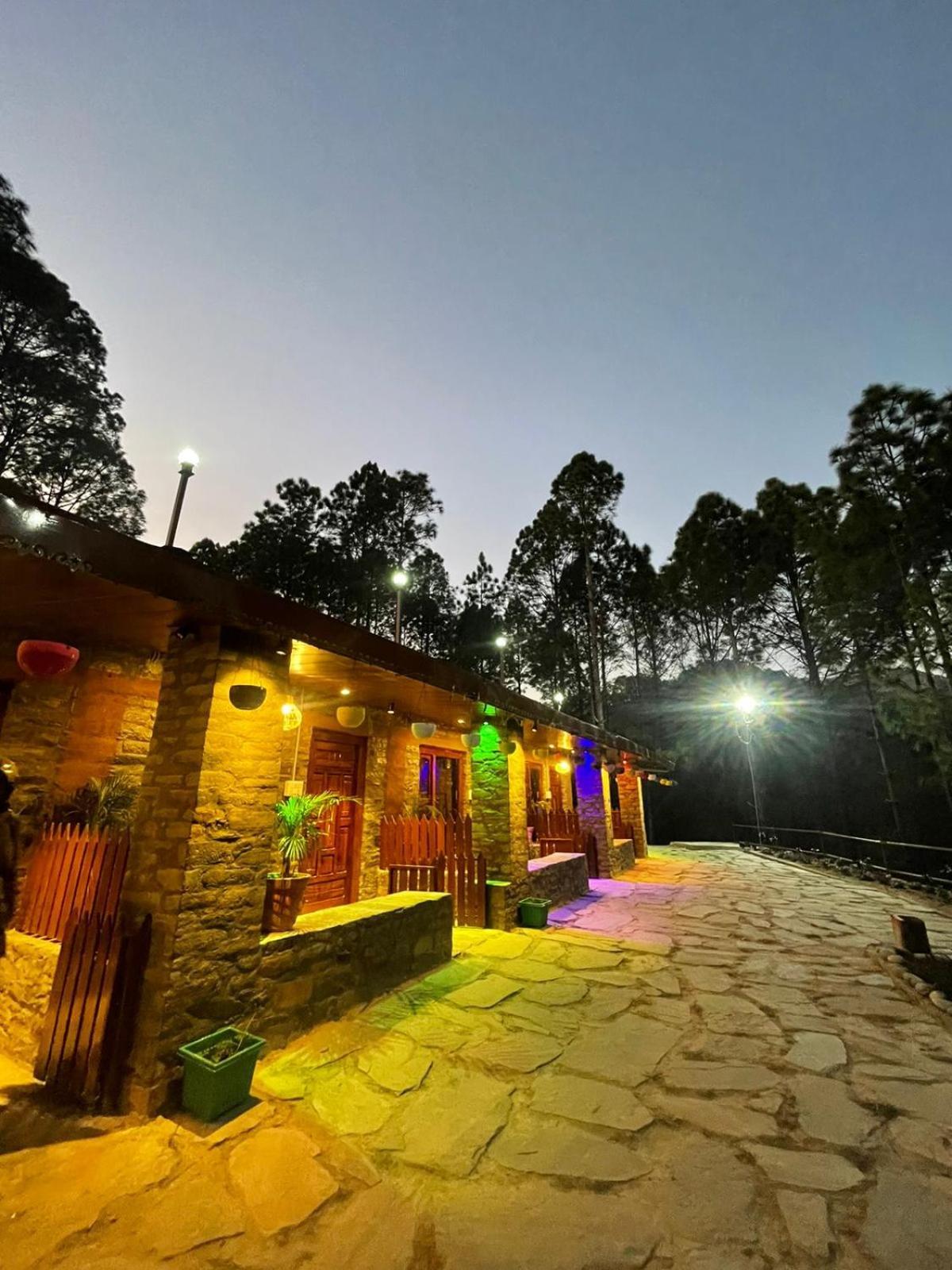 Nature Villaas Basa Homestay Pauri Ngoại thất bức ảnh